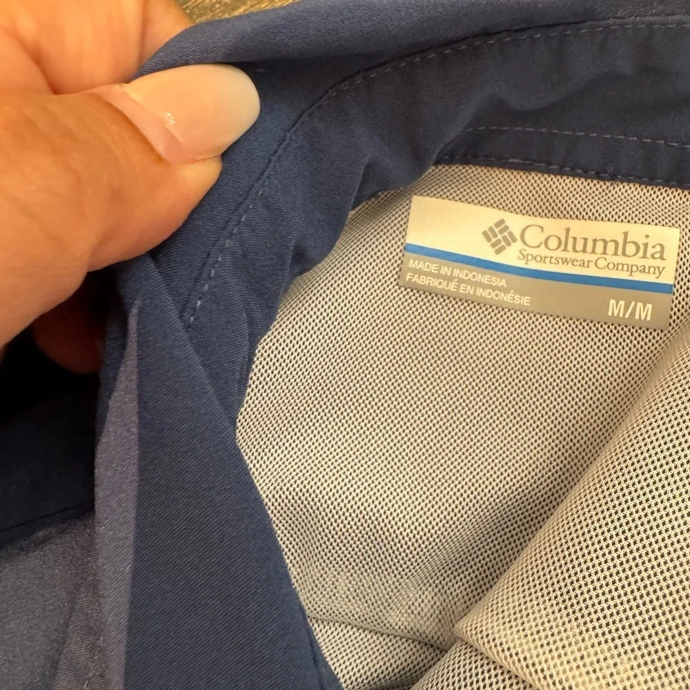 Men’s Columbia blue shirt - Picture 2 of 2